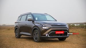 நிஜ உலகில் கேரன்ஸ் 1.4 லிட்டர் டர்போ பெட்ரோல் எம்டி இவ்வளவு மைலேஜ் தருதா? நம்மைபோல ஒருவர் கூறிய தகவல்!