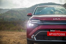 கியா கேரன்ஸ் காரின் ரகசியங்கள்... இதெல்லாம் ஷோரூம்ல வேலை பாக்குறவங்களுக்கு கூடத் தெரியாது...