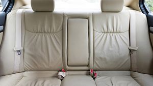 இனி பின் சீட்டில் சீட் பெல்ட் போடவில்லை என்றாலும் அலாரம் அடிக்கும்... மத்திய அரசு அதிரடி முடிவு...