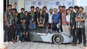 கொடி பறக்குதா! உலகையே திரும்பி பார்க்க வைத்த அரசு கல்லூரி மாணவர்கள்! சர்வதேச அரங்கில் தலை நிமிரும் இந்தியா!