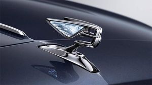 பென்ட்லி கார்ல இருக்குற இந்த விஷயம் பலருக்குத் தெரியாது... இதுல இவ்வளவு சிக்ரெட் இருக்குதா?