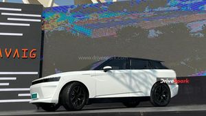 பயமே இல்லாம அதிக தூரம் பயணிக்கணுமா? லிஸ்ட்ல இருக்க எலெக்ட்ரிக் கார்கள் அனைத்தும் உங்க ஆசையை பூர்த்தி செய்யும்!