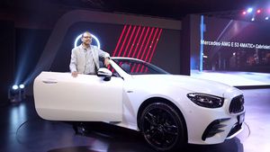 புதிய மெர்சிடிஸ் ஏஎம்ஜி இ-53 காப்ரியோலெட்... பணக்காரர்கள் போட்டி போட்டு வாங்க போறாங்க!! விலை எவ்வளவு தெரியுமா?