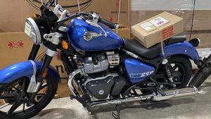 பெட்டி பெட்டியா வெளிநாடுகளுக்கு பயணித்த சூப்பர் மீட்டியோர்650! ராயல் என்பீல்டு அதோட வேலைய காட்ட தொடங்கிருச்சு!