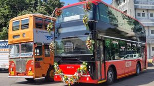 எலெக்ட்ரிக் டபுள் டக்கர் பஸ்ஸில் டிக்கெட் கட்டணம் இவ்ளோதானா! கூட்டத்தை எப்படிதான் கண்ட்ரோல் பண்ண போறாங்களோ!