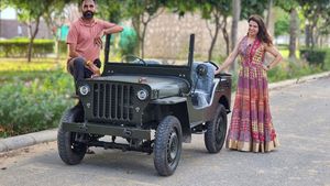 பைக்கிற்கு செலவு செய்யும் தொகையிலேயே இந்த எலெக்ட்ரிக் கார்களை வாங்கிடலாம்... இதை ஓட்ட லெசன்ஸ்கூட தேவையில்ல!