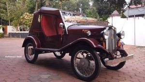 இந்த விண்டேஜ் காருல ஒரு கிமீ பயணிக்க 1 ரூபாதான் செலவாகும்.. பைக்கை வாங்குற விலையிலேயே இத வாங்கிடலாம்!