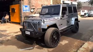 உண்மையான அமெரிக்க ஜீப் வ்ராங்க்லர் வாகனமே தோற்றுவிடும்... இது எந்த வாகனம் என்று கண்டுப்பிடிக்க முடிகிறதா!!