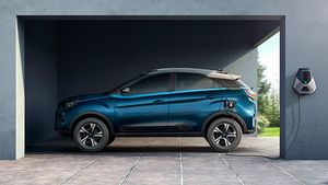 என்னது இவி காரை ஈஸியா ஹேக் பண்ண முடியுமா? மத்திய அரசு சொன்ன பகீர் பதில்!