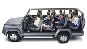 2 குடும்பம்கூட ஒன்னா ஒக்காந்து போகலாம்.. அவ்ளோ பெரிய கார் இந்தியால விற்பனைக்கு அறிமுகம்.. விலை எவ்ளோ தெரியுமா?