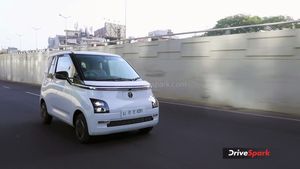 பென்ஸ் காருக்கே டஃப் கொடுக்கும் வசதி கொண்ட குட்டி இ-காருக்கு புக்கிங் தொடங்கியது! முன்தொகை 11,000 ரூபா மட்டுமே