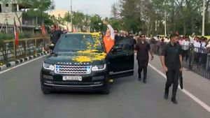 மோடி பயன்படுத்திய இந்த காரோட விலை என்ன தெரியுமா? உண்மை தெரிஞ்சா நம்பவே மாட்டீங்க!