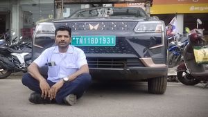 சென்னையில் மஹிந்திரா எலெக்ட்ரிக் காரை வாங்கியவருக்கு ஏற்பட்ட பரிதாப நிலைமை!  நடுரோட்ல போராட்டம் பண்ணறாரு!