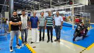 சோஹோ சிஇஓ ஸ்ரீதர் வேம்பு இந்த பைக்கை வாங்கிட்டாரா! பில்லியனர் வாங்கி இருக்கும் இந்த பைக்கை நீங்களும் வாங்கலாம்