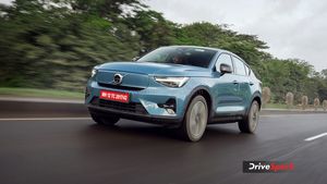 வால்வோ கார் என்றால் சும்மாவா!! சி40 ரீசார்ஜ் எலக்ட்ரிக் கார் ஓட்டுவதற்கு எப்படி இருக்கு? டெஸ்ட் டிரைவ் ரிவியூ!