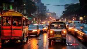 நீர் தேங்கிய சாலையில் இப்படியொரு பிரச்சனை வரும்னு பலருக்கு தெரிவதில்லை!! மழை காலத்தில் தான் அதிகமாக இருக்கும்!