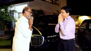 தலைவரு தாடியை தேயி தேயினு தேய்ச்சுட்டாரு.. அவ்ளோ காஸ்ட்லியான காரை கொடுத்து அசத்திட்டாங்க! காரா இல்ல கப்பலா...