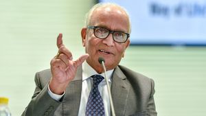 மாருதியின் ஆல்டோ மாதிரி கார் எல்லாம் இனி விற்பனை சரியும்!சேர்மனே சொன்ன அதிர்ச்சி தகவல்!