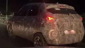 சாலையில் சுற்றி திரிந்த மர்ம கார்! இந்தியாவே இதுக்காகதான் வெயிட்டிங்! இவ்ளோ கம்மியான விலையில் வரப்போகுதா!