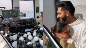அம்மாவுக்கு இப்படி ஒரு பரிசா!! பாடகரோட அம்மா மட்டுமல்ல நம்ம ஆளுங்களே ஆச்சரியத்தலுதான் மூழ்கி கெடக்குறாங்க!