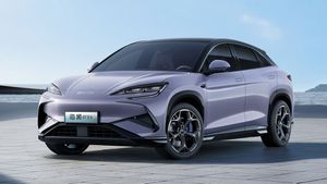 டெஸ்லாவை பின்னுக்கு தள்ளி முதலிடத்தை பிடித்த சீன நிறுவனம்! யாருக்குமே தெரியாம சைலெண்டா வளர்ந்துட்டாங்க!