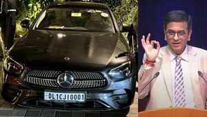 உச்ச நீதிமன்றத்தின் தலைமை நீதிபதியோட காரா இது! காரவிடுங்க ஒட்டுமொத்த இந்தியாவே நம்பர் பிளேட்ட பத்திதான் பேசுது