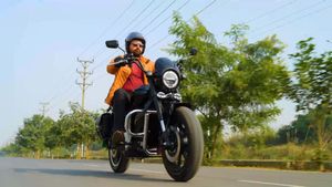 ஆக்டிவாவைபோல ஃபுல் மெட்டல் பாடியில் இ-பைக் அறிமுகம்.. இதோட விலையை கேட்டீங்க ஆச்சரியத்தில் மூழ்கிடுவீங்க!