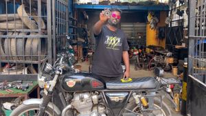 ராயல் என்பீல்டு பைக்கை இப்படியெல்லாம் கூட மாற்றலாமா!! இந்த வீடியோவை பாருங்க... உங்க பைக்கையும் மாற்ற ஆசை வரும்