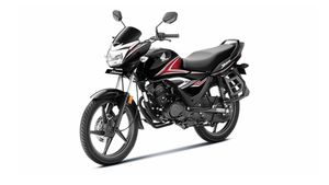 ஸ்ப்ளெண்டர் எல்லாம் ஓரமா போ! 65கிமீ மைலேஜ் தரும் இந்த பைக்கை தான் மக்கள் விரும்பி வாங்குறாங்க!