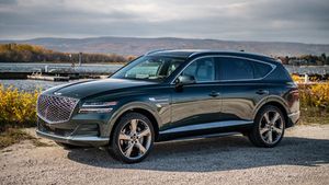 ஆடி, பென்ஸ் நிறுவனங்களையே ஆட்டி பாக்க போகுதா ஹூண்டாய்! எல்லா சொகுசு கார் பிராண்டுகளுக்கும் ரெடியாகும் ஆப்பு!