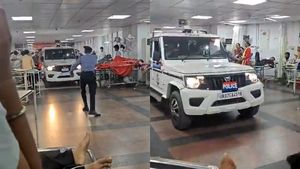 எமர்ஜென்ஸி வார்டுக்குள் காரில் சென்ற போலீஸ்! காரணத்தை கேட்டதும் தூக்கி வாரி போட்றுச்சு! மக்கள் கொந்தளிக்கறாங்க