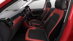 உள்ள பார்க்க செம காஸ்ட்லி கார் மாதிரி இருக்கும்! ஆனா விலை ரொம்ப கம்மி! என்ன கார் தெரியுமா?