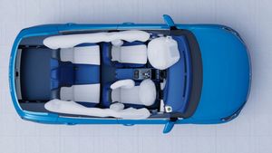 கப்பல் மாதிரியான காரின் விலையில் ரூ. 9 லட்சம் வரை குறைச்சுட்டாங்க! இந்தியர்களை மொத்தமா வளச்சுபோட திட்டம்!