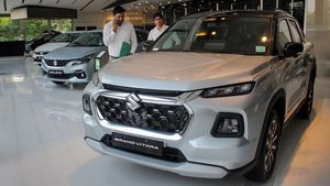 வாடிக்கையாளர்கள் மேல் திடீர் பாசம்... கார் நிறுவனங்கள் இந்த மாசம் தள்ளுபடியை வாரி வழங்க இதுதான் காரணமா!