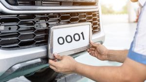 0001 என்ற பதிவெண் அதிக தொகைக்கு ஏலம் போனது! வாங்குனது யாரு தெரியுமா?