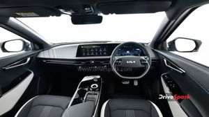 யாருமே வாங்கமாட்டாங்கனு நினைச்ச காரை 24 பேர் வாங்கிட்டாங்க! எங்கடா வச்சிருக்கீங்க இவ்வளவு காசை?