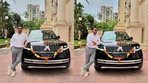 பிரபல நடிகையின் முன்னாள் காதலர் தானே இவர்? பிறந்த நாளுக்கு 4 கோடி ரூபாயில் புதிய கார்!!