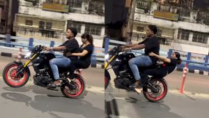 உன்ன நம்பி வந்ததுக்கு என்ன பண்ண முடியுமோ அதை பண்ணிட்ட!! நடுரோட்டில் ஒரே அசிங்கமா போய்டுச்சு...