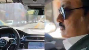 டிரைவரே இல்லாத காரில் பயணித்த முதல்வர் ஸ்டாலின்! இதுக்கு பின்னாடி இப்படி ஒரு கதை இருக்குதா