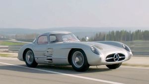 இந்த பழய கார தோற்கடிக்க இன்னும் ஒரு காருகூடவா வரல! ரோல்ஸ் ராய்ஸாலையே முடியலையா! இத்தன கோடி ரூபாவா அதோட மதிப்பு