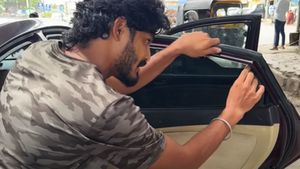 மும்பைக்கு போய் தமிழ்நாட்டு மானத்தையே வாங்கிய டிடிஎஃப் வாசன் ! என்ன பண்ணாரு தெரியுமா?