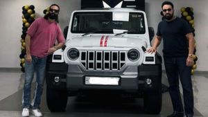 எமனே வந்தாலும் இவர தாண்டி அந்த நடிகர தொட முடியாது! பையன் ஆசபட்டதால யாராலயும் முடியாத காரியத்தை பண்ணியிருக்காரு