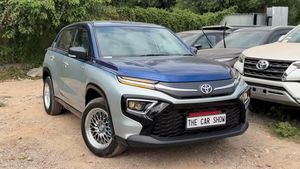 கோடி ரூபாய் கார் எல்லாம் தோற்றுப் போகும்... சில இலட்சங்களில் கிடைக்கக்கூடிய டொயோட்டா காரின் தோற்றமா இது!!