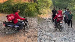 இப்படியொரு இடத்திலும் உணவு டெலிவிரியா? சொமாட்டோ சிஇஓ எப்படி புது, புது காரை வாங்குகிறார் என்பது இப்போ புரியுது