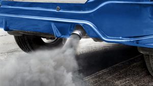 இனி பழைய வண்டிகளை காயலான் கடையிலதான் போடணும்! வீட்டு வாசலை தாண்டனாவே பிடிக்கறாங்க! அதிர்ச்சியில் உரிமையாளர்கள்