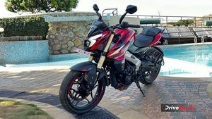 பல்சருலேயே இது தனி ரகமா இருக்க போகுது.. கேடிஎம் ஆர்சி 390, யமஹா ஆர்15 எல்லாம் இனி விற்பனையான மாதிரிதான்..