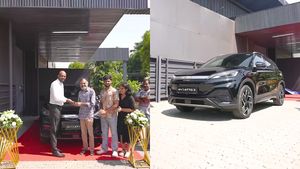 பல லட்ச ரூபாயை செலவிட்டு சீன பிராண்டு காரை வாங்கிய மியூசிக் டைரக்டர்! எல்லா பெரிய ஆளுங்களும் வாங்கராங்க!