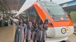 இந்தியன் இரயில்வேயின் புத்தாண்டு பரிசு... ஸ்டேஷனில் வந்து நின்றாச்சு! இனி தினந்தோறும் பார்க்கலாம்!!