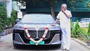 1970, 80களில் சென்னையை கலக்கியவர்! யாரென்று தெரிகிறதா? புதுசா வாங்கிய காரின் விலையை கேட்டால் மயக்கம் வருது