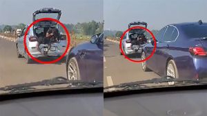 ஓடும் காரில் இளைஞர்கள் செய்த காரியம்! சொந்த காசில் சூனியம் வெச்சிக்கிட்டாங்க